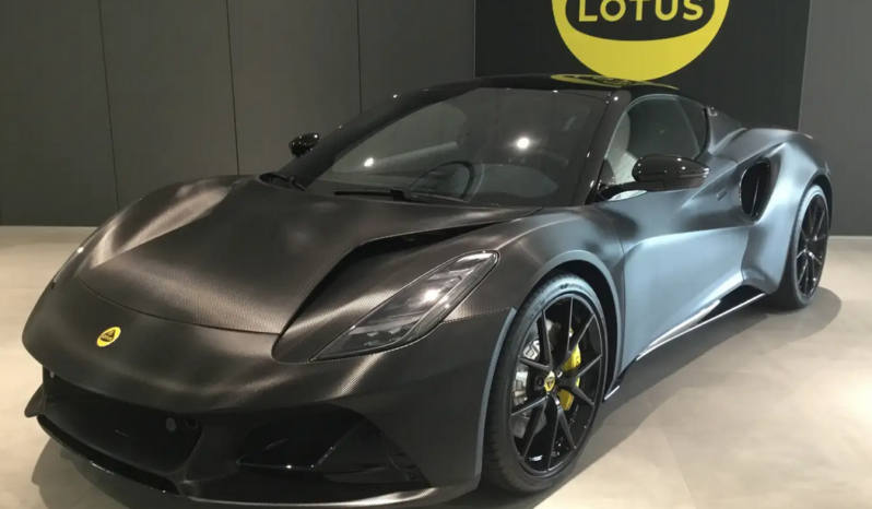 Lotus Emira i4 First Edition “Carbon look” pieno