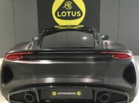 Lotus Emira i4 First Edition “Carbon look”