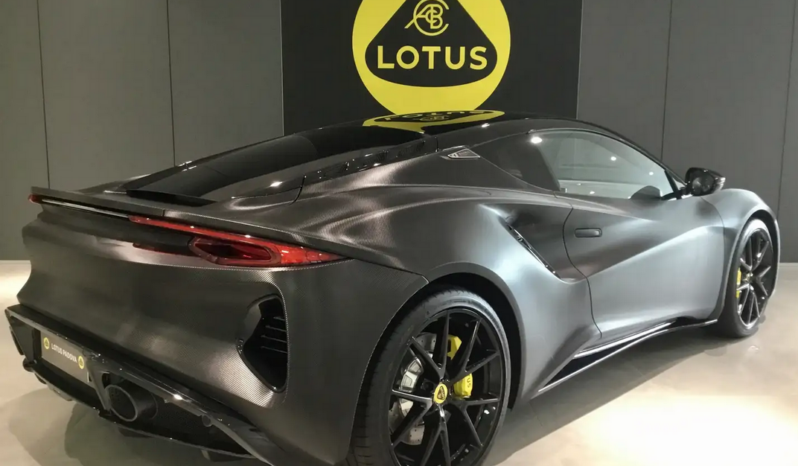 Lotus Emira i4 First Edition “Carbon look” pieno