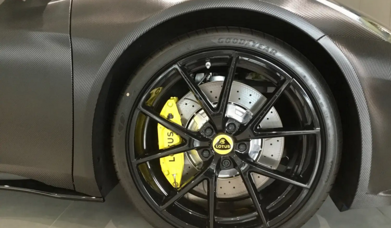 Lotus Emira i4 First Edition “Carbon look” pieno